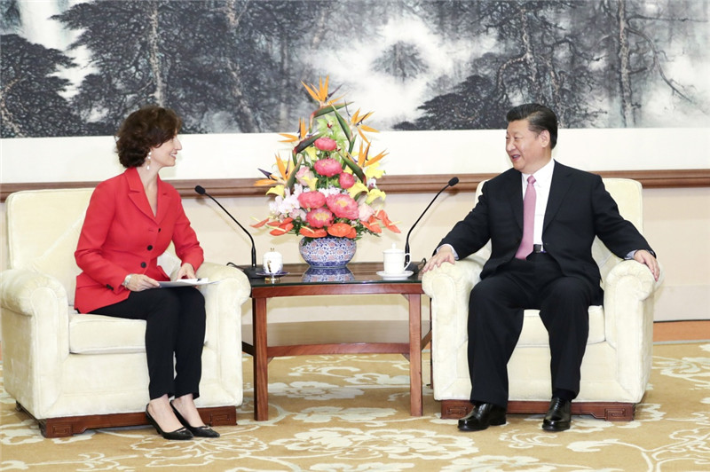 　　7月16日，国家主席习近平在北京钓鱼台国宾馆会见联合国教科文组织总干事阿祖莱。新华社记者 谢环驰 摄